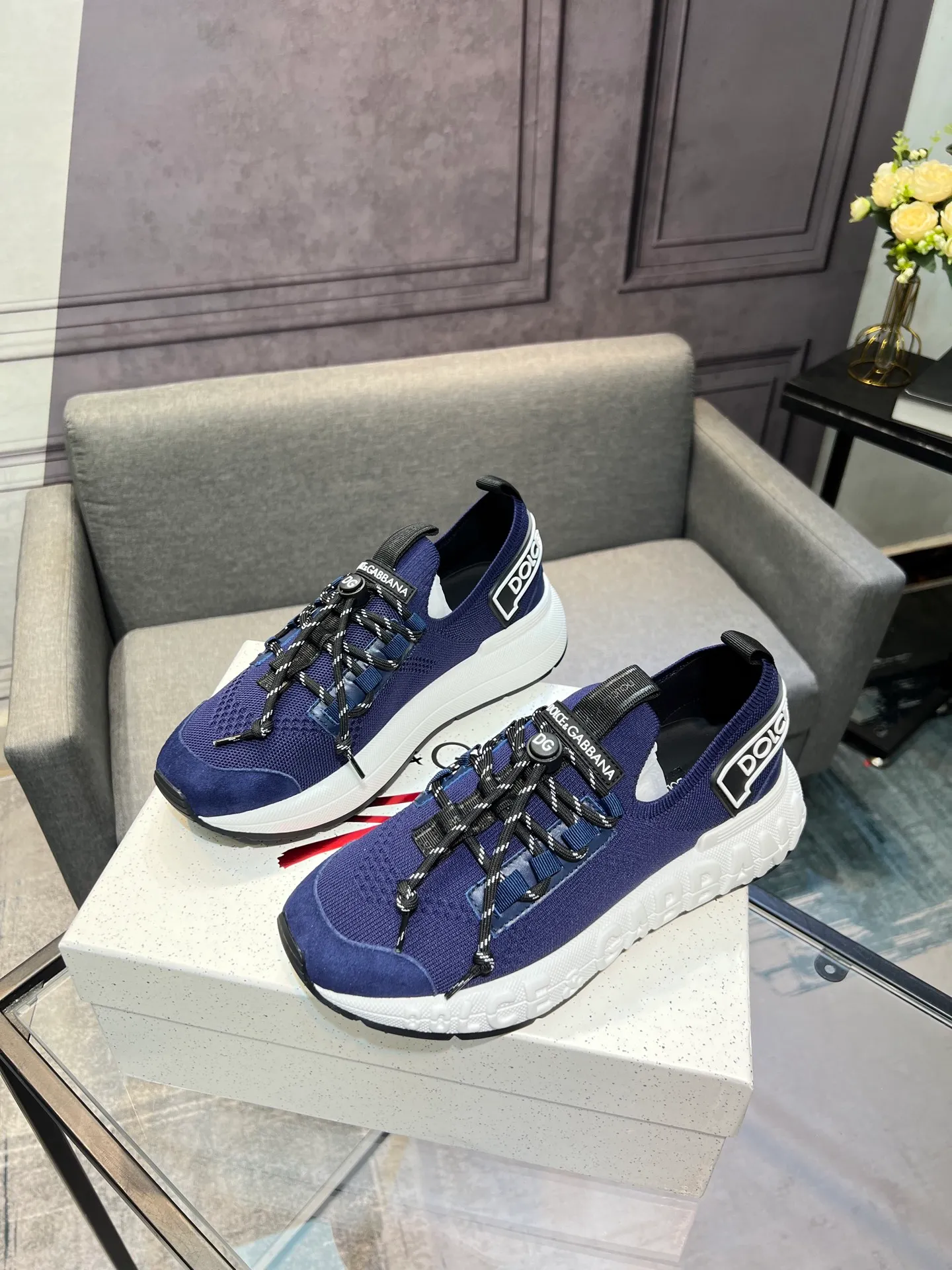 Men's Men's Shoes💰480 Dolce&Gabbana D&G's latest fly woven shoes, casual sneakers, original purchase, development and production. DG's latest popular casual shoes, the tongue has the brand's iconic details, fashionable and versatile, and can add luster to various looks. Create an exquisite design with unique dynamic vitality and modern atmosphere, showing a modern and elegant style. Exquisite packaging at the delivery counter🛍📦 ▪️Fabric: Original customized fly woven fabric, lining: Original customized breathable lining, Size: Men's 38-44 (45 46 customized)